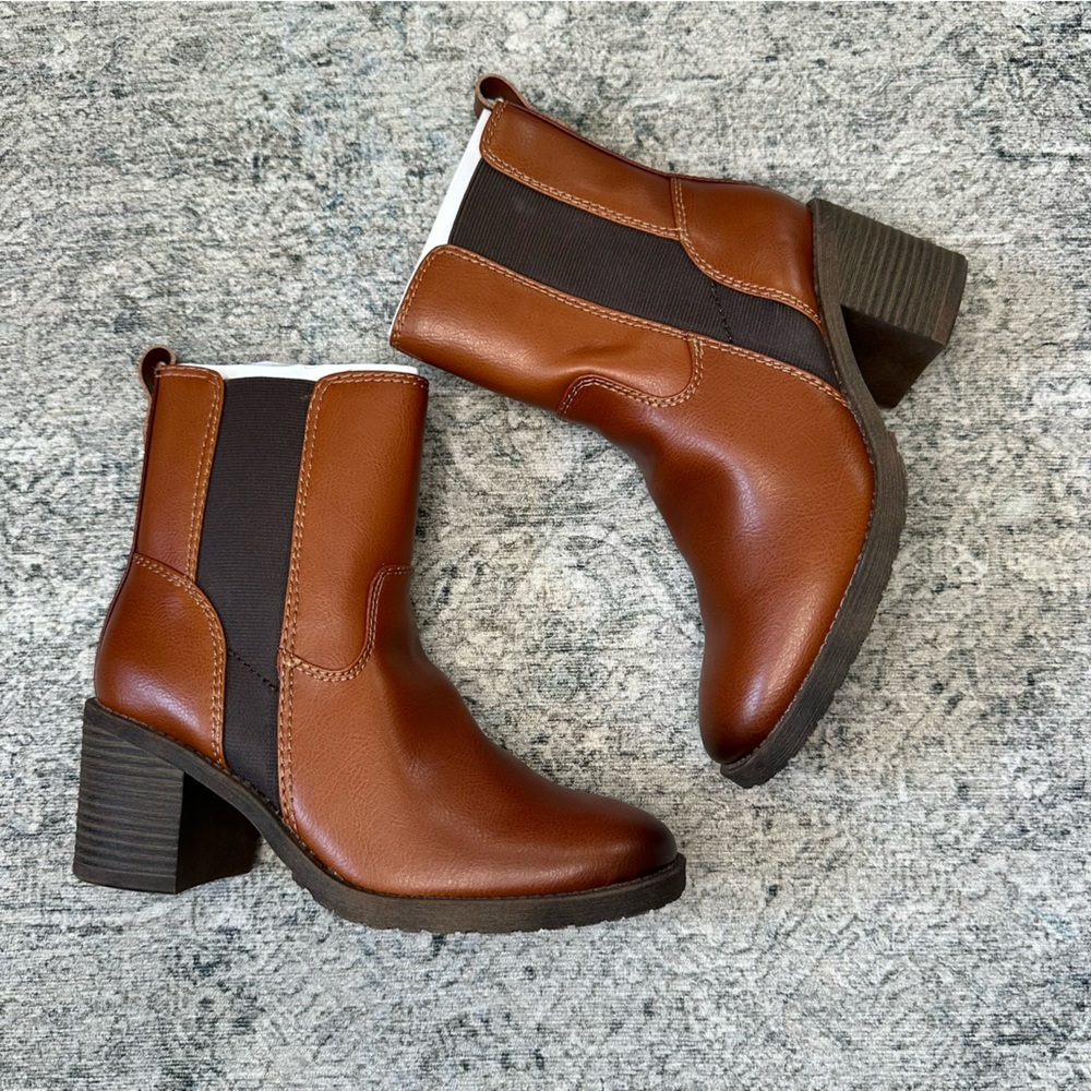 🆕 Zodiac Claret Bootie Size 6.5